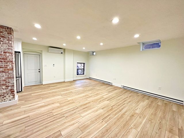128 Webster St A, Boston, MA 02128
