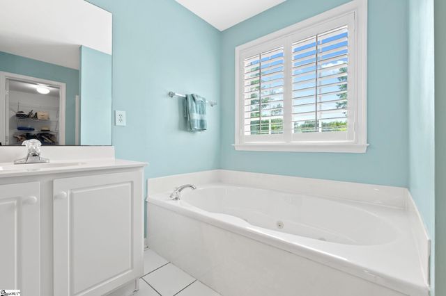 18 Pinehurst Green Way, Greenville, SC 29609
