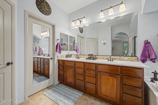 2996 E AGRITOPIA Loop N, Gilbert, AZ 85296