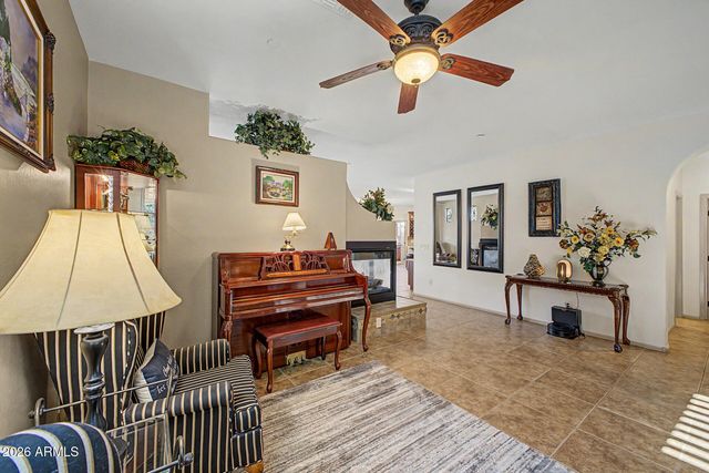2996 E AGRITOPIA Loop N, Gilbert, AZ 85296
