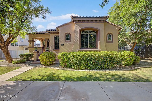 2996 E AGRITOPIA Loop N, Gilbert, AZ 85296