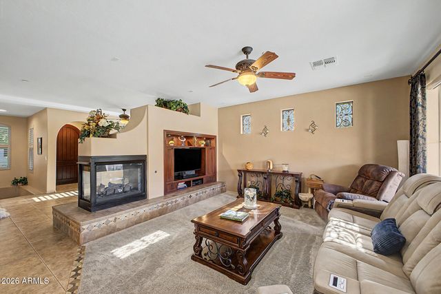 2996 E AGRITOPIA Loop N, Gilbert, AZ 85296