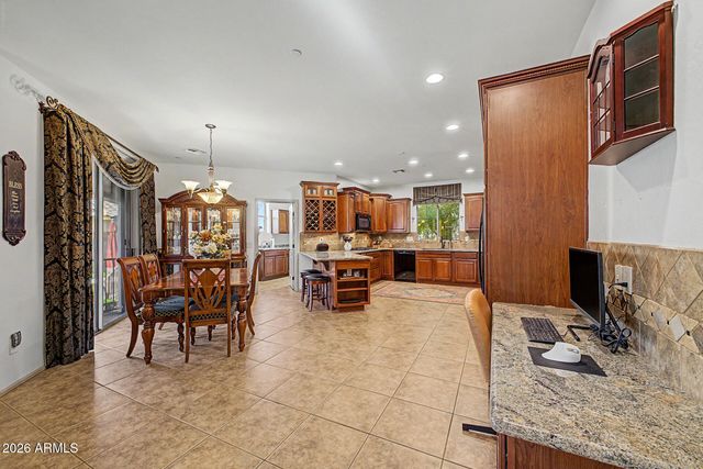 2996 E AGRITOPIA Loop N, Gilbert, AZ 85296