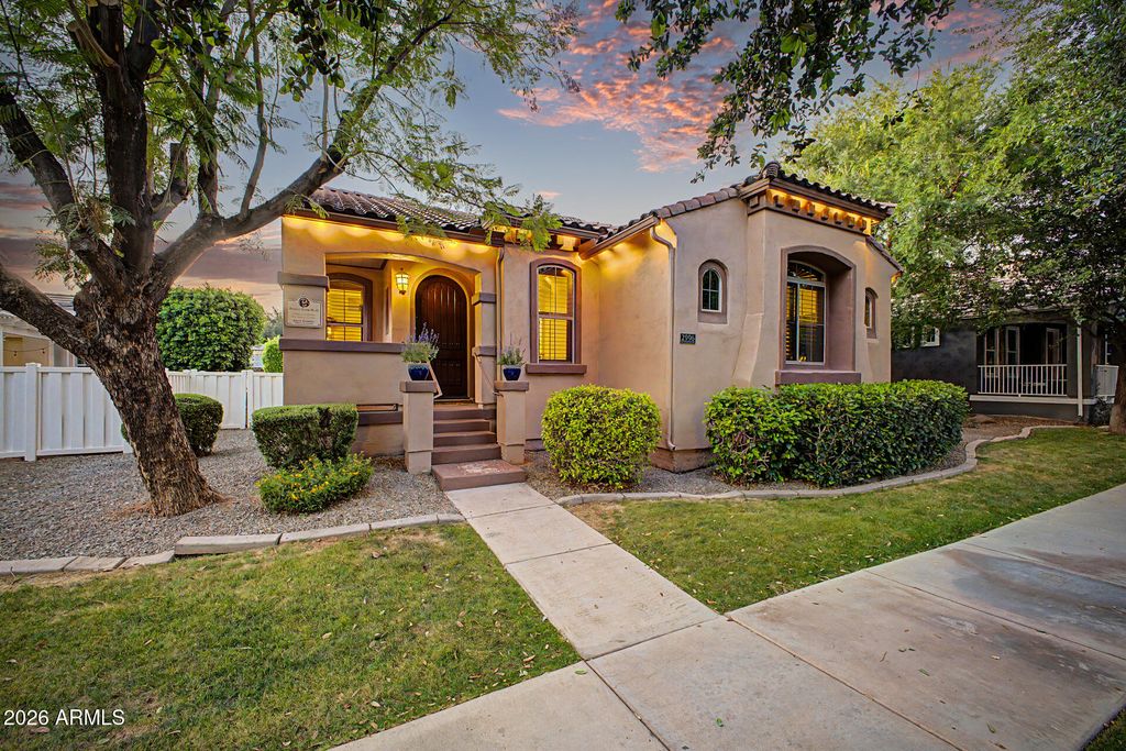 2996 E AGRITOPIA Loop N, Gilbert, AZ 85296