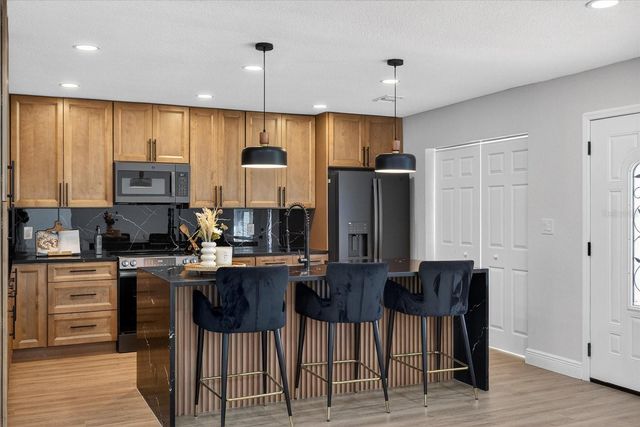 10709 DOWRY AVENUE, Tampa, FL 33615