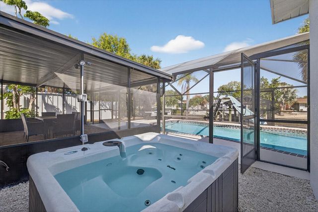 10709 DOWRY AVENUE, Tampa, FL 33615