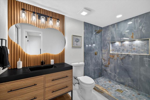 10709 DOWRY AVENUE, Tampa, FL 33615