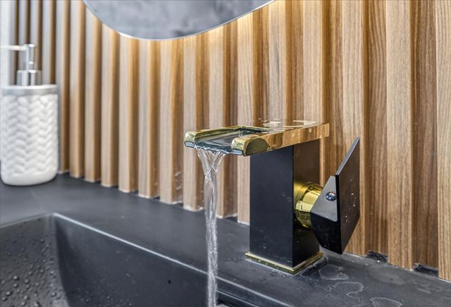 10709 DOWRY AVENUE, Tampa, FL 33615