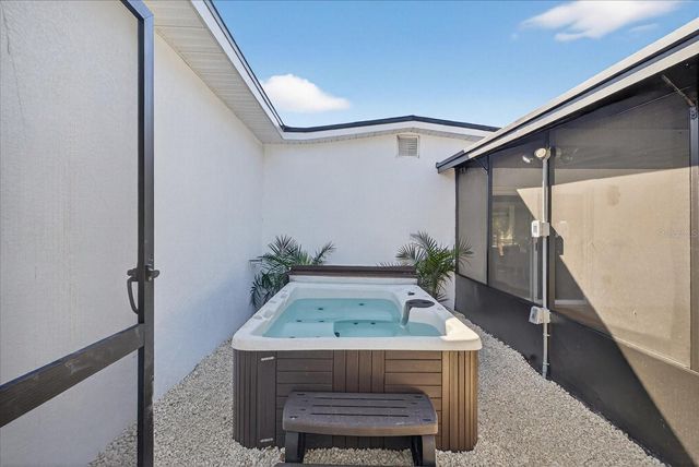 10709 DOWRY AVENUE, Tampa, FL 33615