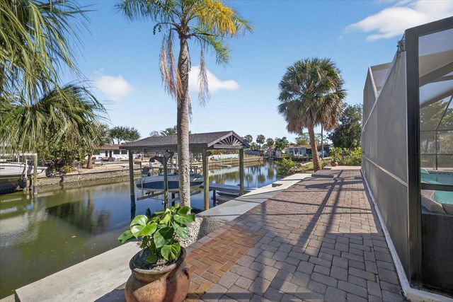 10709 DOWRY AVENUE, Tampa, FL 33615