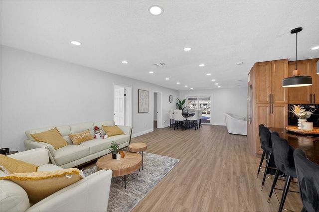 10709 DOWRY AVENUE, Tampa, FL 33615