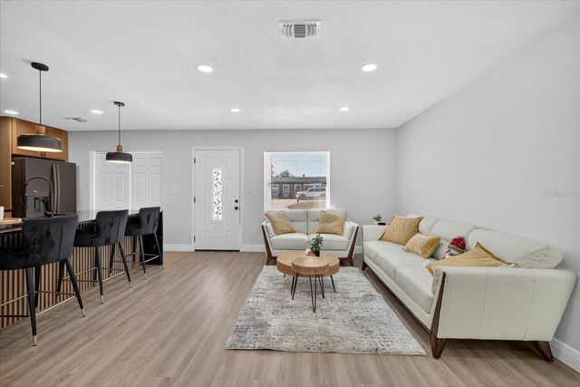 10709 DOWRY AVENUE, Tampa, FL 33615