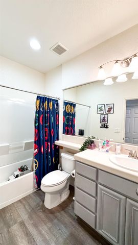 1747 Dalia Ln, Manteca, CA 95337