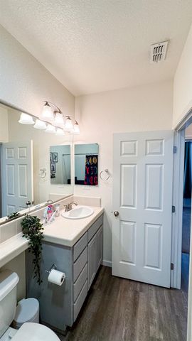 1747 Dalia Ln, Manteca, CA 95337