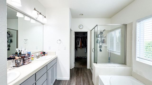 1747 Dalia Ln, Manteca, CA 95337