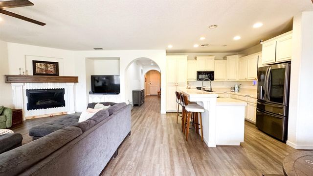 1747 Dalia Ln, Manteca, CA 95337