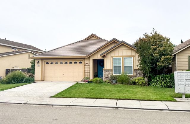1747 Dalia Ln, Manteca, CA 95337