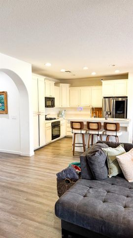 1747 Dalia Ln, Manteca, CA 95337