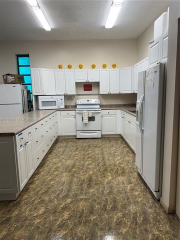 5131 W Oakland Park Boulevard 106, Lauderdale Lakes, FL 33313