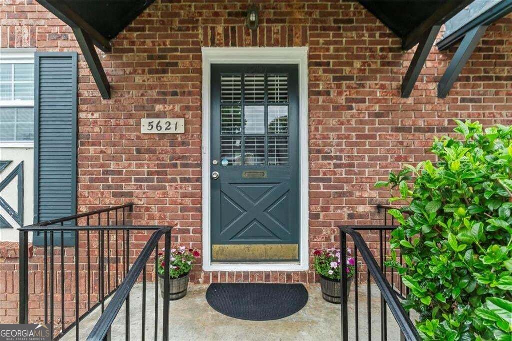 5621 Kingsport Drive NE, Sandy Springs, GA 30342