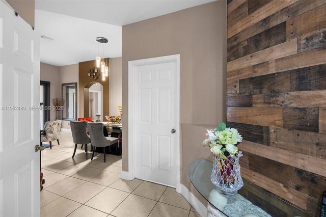 3985 NE 15th St, Homestead, FL 33033