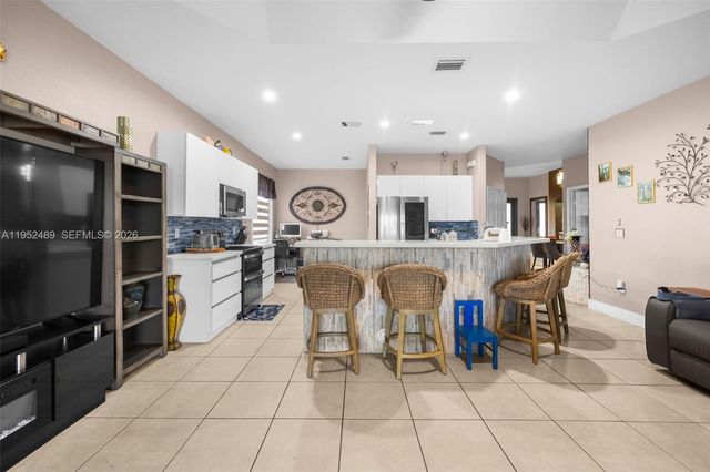 3985 NE 15th St, Homestead, FL 33033