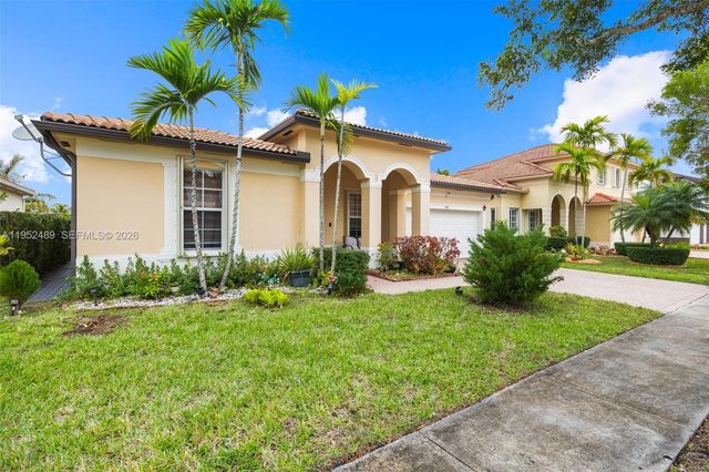 3985 NE 15th St, Homestead, FL 33033