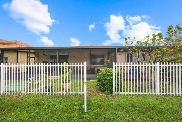 3985 NE 15th St, Homestead, FL 33033