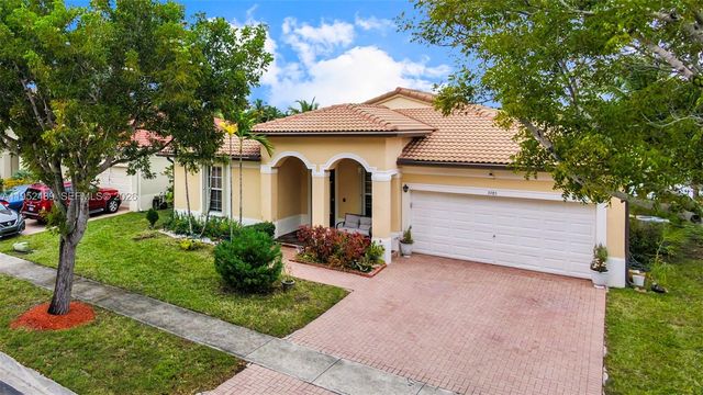 3985 NE 15th St, Homestead, FL 33033