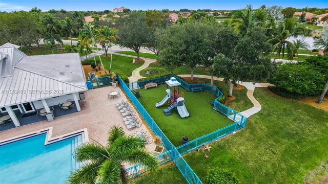 3985 NE 15th St, Homestead, FL 33033