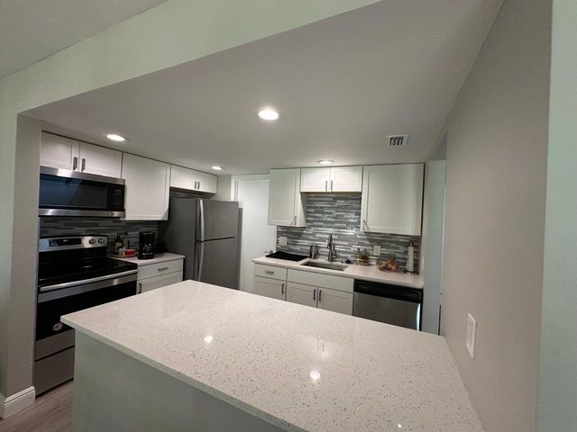 7200 NW 2nd Avenue 1520, Boca Raton, FL 33487