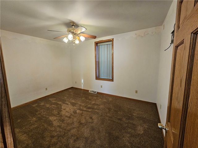 1317 Pitcairn St, Tarentum, PA 15084