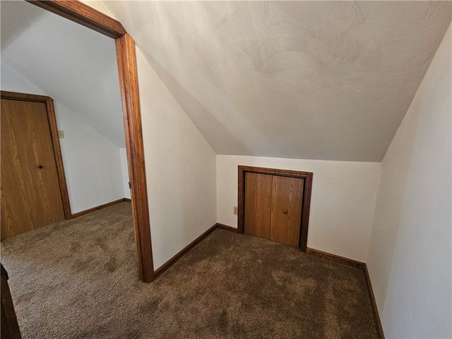 1317 Pitcairn St, Tarentum, PA 15084