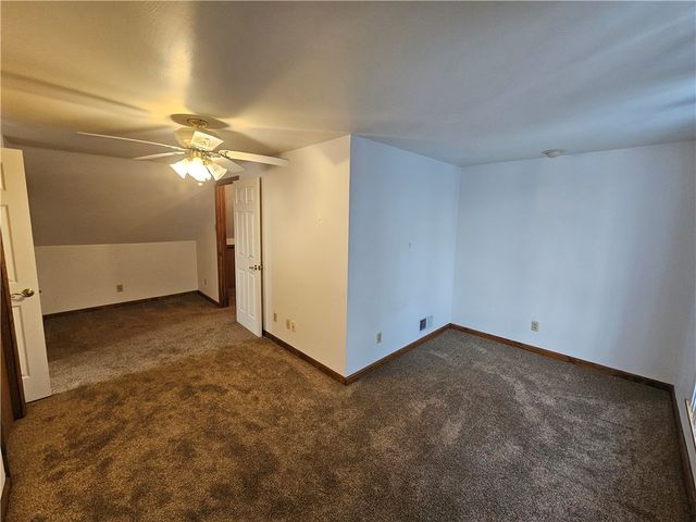 1317 Pitcairn St, Tarentum, PA 15084