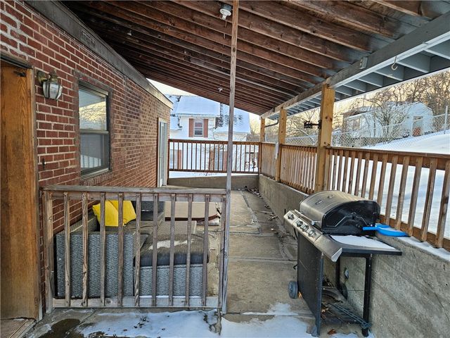 1317 Pitcairn St, Tarentum, PA 15084