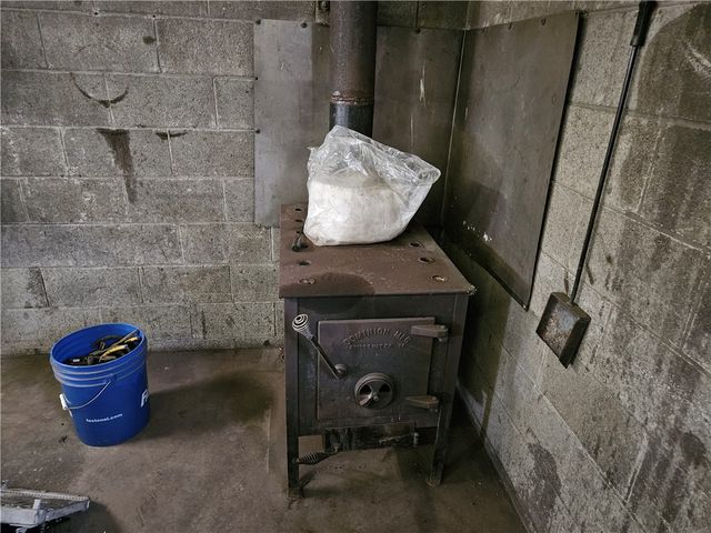 1317 Pitcairn St, Tarentum, PA 15084