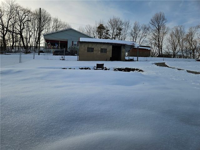 1317 Pitcairn St, Tarentum, PA 15084