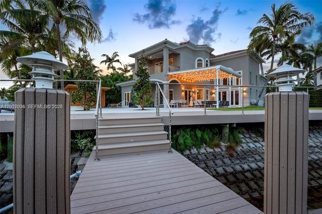 1260 Harbor Ct, Hollywood, FL 33019