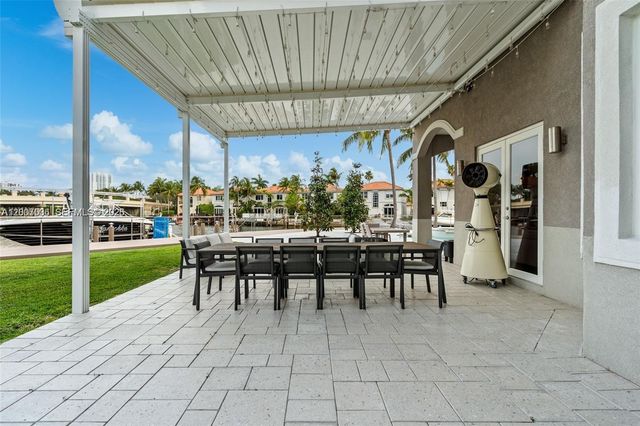 1260 Harbor Ct, Hollywood, FL 33019
