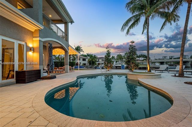 1260 Harbor Ct, Hollywood, FL 33019
