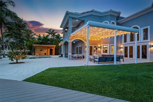 1260 Harbor Ct, Hollywood, FL 33019