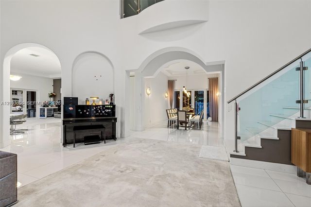1260 Harbor Ct, Hollywood, FL 33019