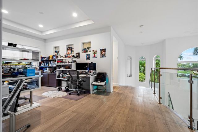 1260 Harbor Ct, Hollywood, FL 33019