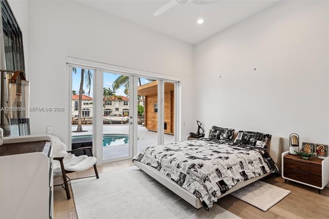 1260 Harbor Ct, Hollywood, FL 33019