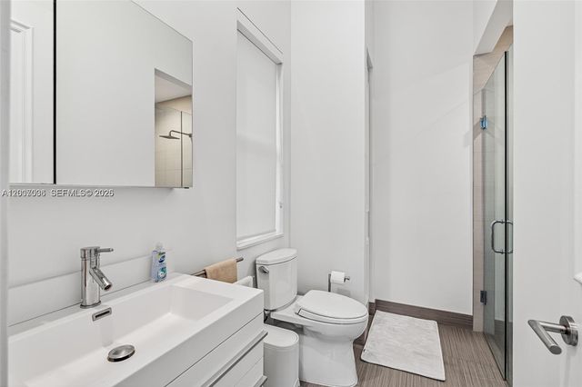 1260 Harbor Ct, Hollywood, FL 33019
