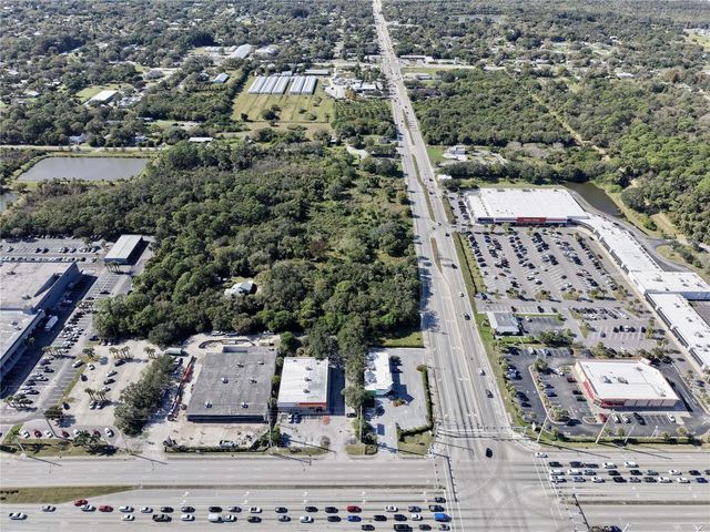 511 W Midway Road, Fort Pierce, FL 34982