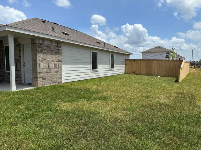 15131 Willowater Drive, Montgomery, TX 77316
