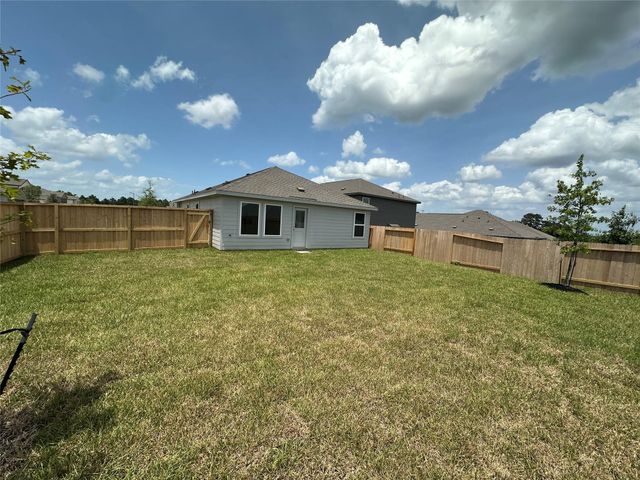 15131 Willowater Drive, Montgomery, TX 77316