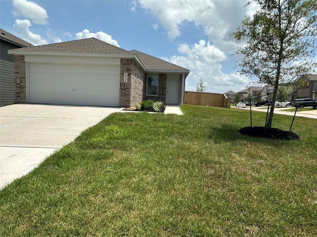 15131 Willowater Drive, Montgomery, TX 77316