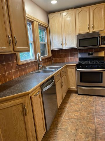 17 Claremont Ave 1, Quincy, MA 02169